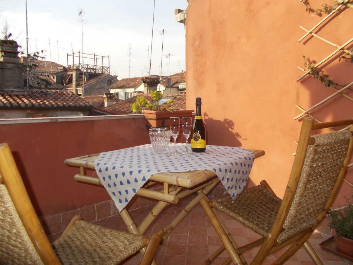 Ca' San Silvestro 2 Terrazze Nel Cuore Di Venezia Dış mekan fotoğraf